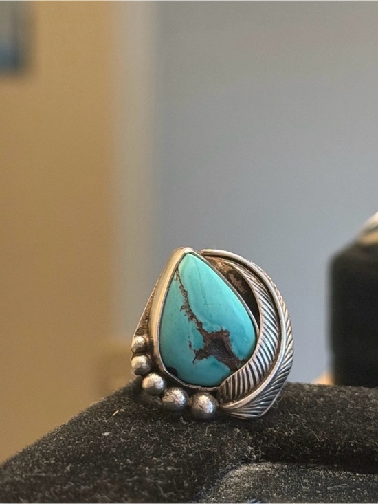 Vintage Jewelry - Native Turquoise Ring